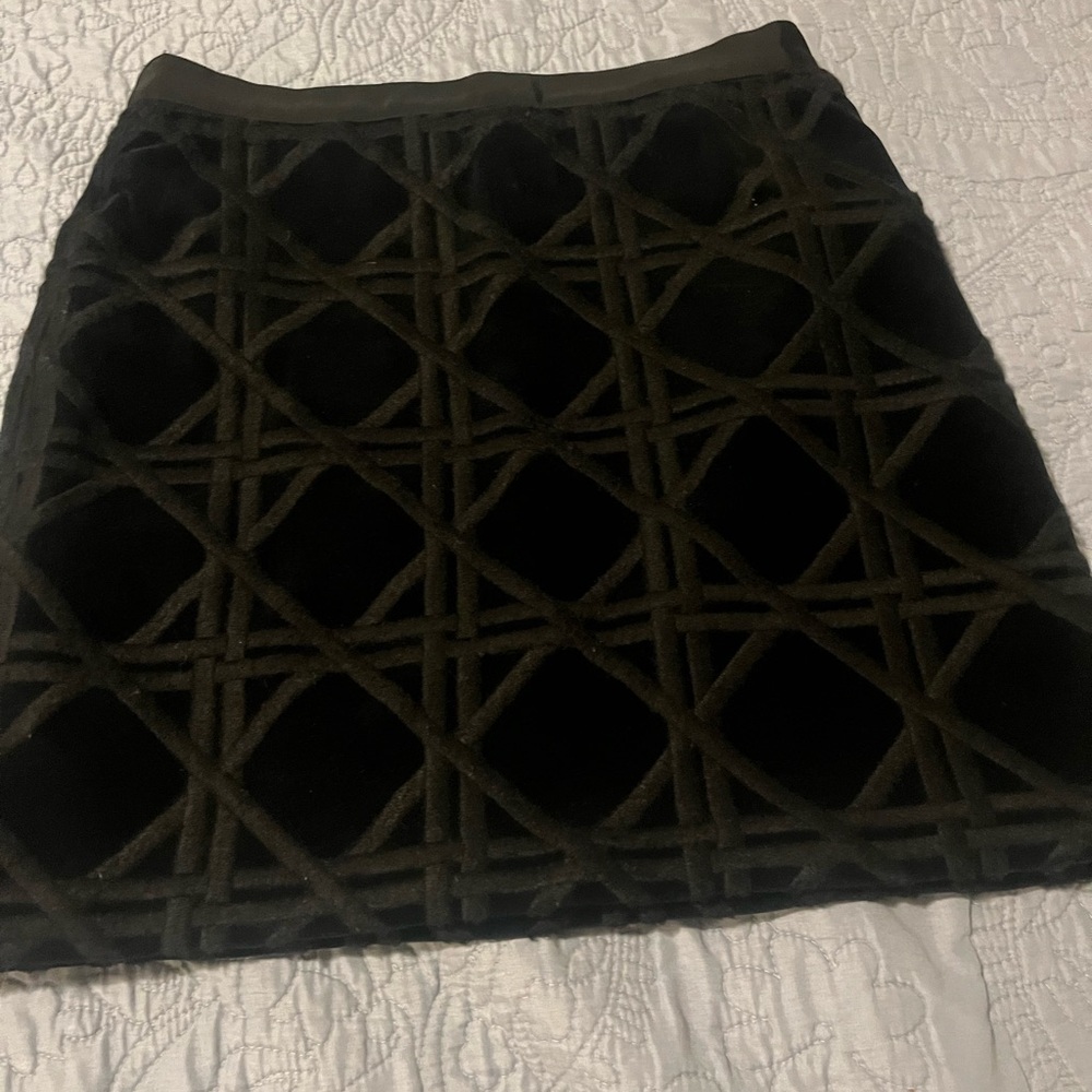 Vineyard Vines velvet black skirt